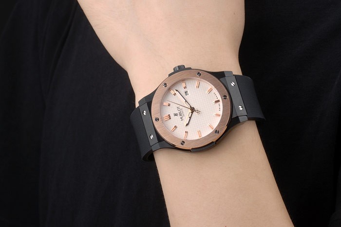 Hublot Big Bang bracelet en caoutchouc noir Beige Dial 80200-8