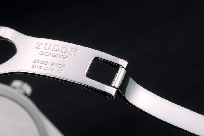Bracelet suisse Tudor classique en acier inoxydable Argent Patterned Cadran Argent 80298-5